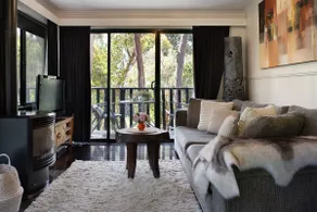 Lardi Lane- romantic getaway - Image 2
