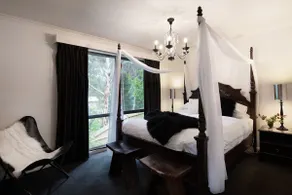 Lardi Lane- romantic getaway - Image 5