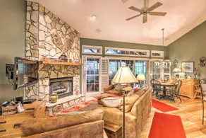 Screened Porch + 3 Decks: Beech Mountain Cabin - Image 3