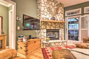Screened Porch + 3 Decks: Beech Mountain Cabin - Image 5
