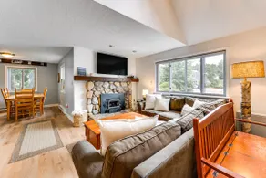 Condo w/ Deck & Grill < 5 Miles to Loon Mountain! - Image 5