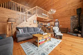 🐾Michaud Mountain Chalet - Private cabin with incredible views of Rangeley Lake! Dog Friendly - Image 4