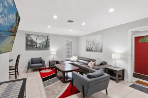 Snowbird 3BR Oasis Near FLL Cruise Port & Downtown - Image 3
