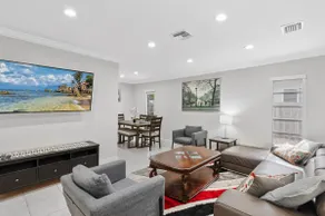 Snowbird 3BR Oasis Near FLL Cruise Port & Downtown - Image 2
