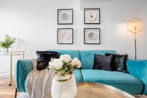 Elegant 2BR@Footscray Station - Image 2