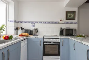 Jurassic Cottage - Image 3