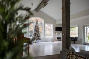 The Studio Loft at Fernwood Hills - Image 2