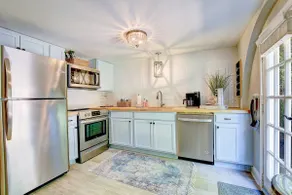 Garden Cottage - Fire Pit and Grill near Beaches - Image 2