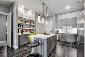 Walk to Riverwalk | Luxury Downtown Apt | King Bed - Image 5