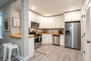 Residenza recentemente rinnovata 1 di 2 - Central West End | JZ Vacation Rentals - Image 2