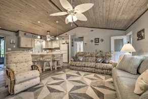1 Mi to Boat Launch: Crystal River Home w/ Dock - Image 4
