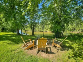 Hot Tub! The Nutty Squirrel River House - Image 4