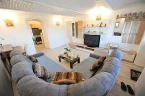 One Bedroom Apartment Silvester with Onsite Wellness - Image 4