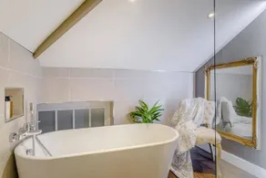 Heritage Mews, The Lace Market- Torchon Suite - Image 5
