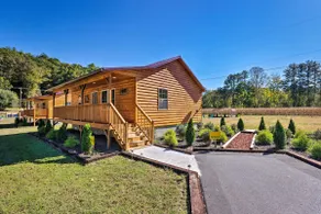 5 Mi to Dtwn: Bryson City Cabin w/ Resort Perks! - Image 2