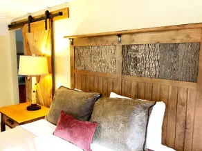 Queen Suite, Living Room, 2 TVs -Spring House 2 - Image 3