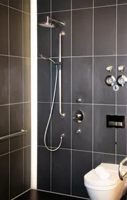 Studio apartment with accessible bathroom - Image 5