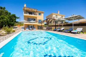 Rose Villa - Image 3