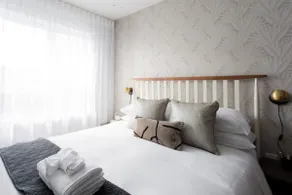 Wonderful Studio in Little Italy with full bath by Den Stays - Image 4