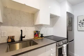 Palms Little Italy Studio with full bathroom by Denstays - Image 5