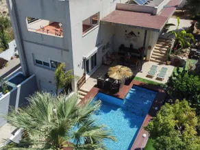 Private villa with pool in Llíria, Valencia - Image 3