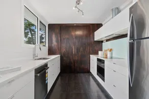 Hidden Bay Retreat 15 Min to Hobart, 5 Bed 3 Bath. - Image 5