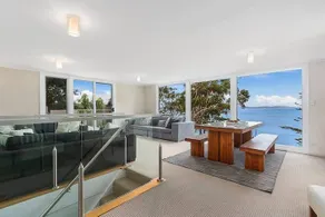 Hidden Bay Retreat 15 Min to Hobart, 5 Bed 3 Bath. - Image 2