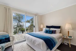 Hidden Bay Retreat 15 Min to Hobart, 5 Bed 3 Bath. - Image 3