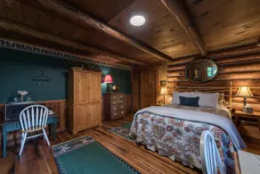 Raffetto Suite-Comfort-Cabin-Private Bathroom - Image 2