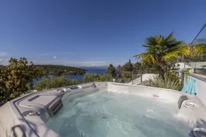 Villa Maison du capitaine sur l'île de Solta avec piscine chauffée, jacuzzi, vue sur mer - Image 5