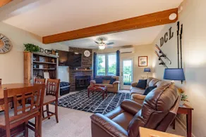 Ski-In/Out Dog Friendly Townhome with Lake Access - Image 2
