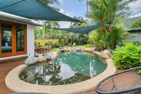 Lazenby Lodge - Stunning Private Pool - Image 2
