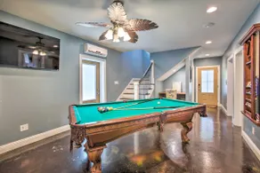 Waveland Family House, 4-Minute Drive to the Beach - Image 2