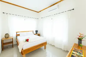 Villa Koi - Modern and Sophisticated Villa close to the Beach - Image 4