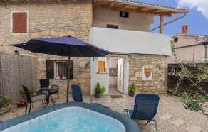 Apartment Dida Sime with Whirlpool - Image 4