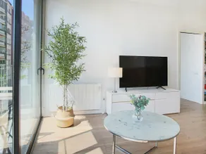 22 Modern and chic apartment in Gracia - Image 4