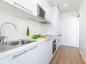22 Modern and chic apartment in Gracia - Image 5
