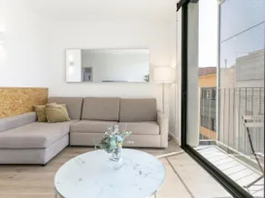 22 Modern and chic apartment in Gracia - Image 2