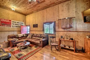 'The Bovard Lodge' Rustic Cabin Near Ohio River! - Image 3