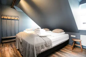 Newly renovated city centre penthouse - Image 3