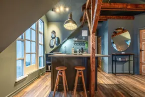 Newly renovated city centre penthouse - Image 2