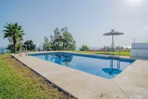 Magnífico apartamento vacacional con terraza, jardín y barbacoa | Vistas al mar - Image 3