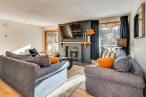 Riverfront Lincoln Condo w/ Patio + Pool Access! - Image 5