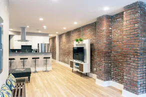 Beautiful newly created 1BR Apt. in best DuPont lo - Image 3