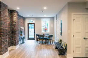 Beautiful newly created 1BR Apt. in best DuPont lo - Image 2