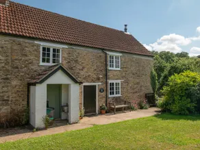 Cottage with garden - Image 2