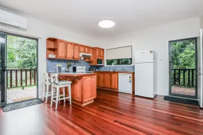 Merindah • Pet-Friendly • Central 4BDR for 10 - Image 4