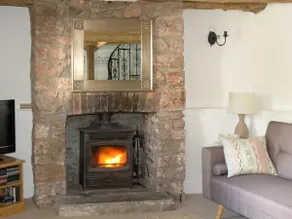 Hollies Cottage - Image 2