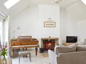 Ben Hennie - Image 3