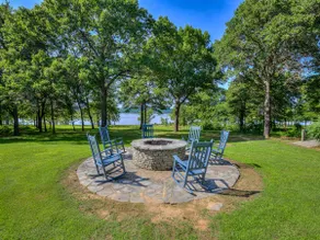 Shoreline Lake House with dock, Tesla charger - Image 5